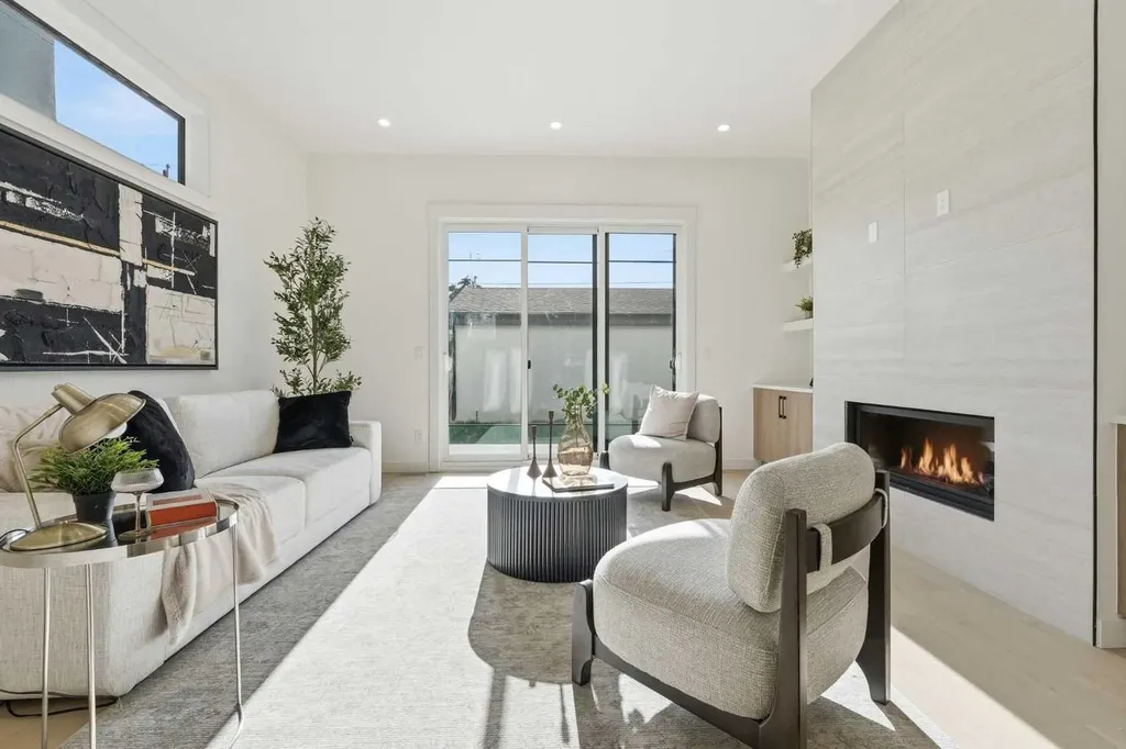 1417 44 Street SW Calgary AB T3C 2A7