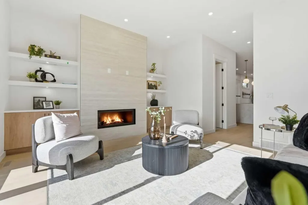 1417 44 Street SW Calgary AB T3C 2A7