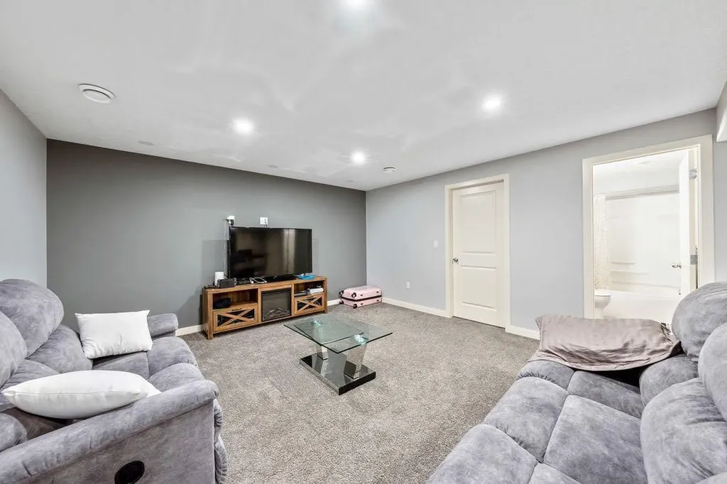 1625 Copperfield Boulevard SE Calgary AB T2Z 0L2