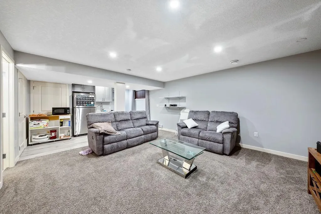1625 Copperfield Boulevard SE Calgary AB T2Z 0L2