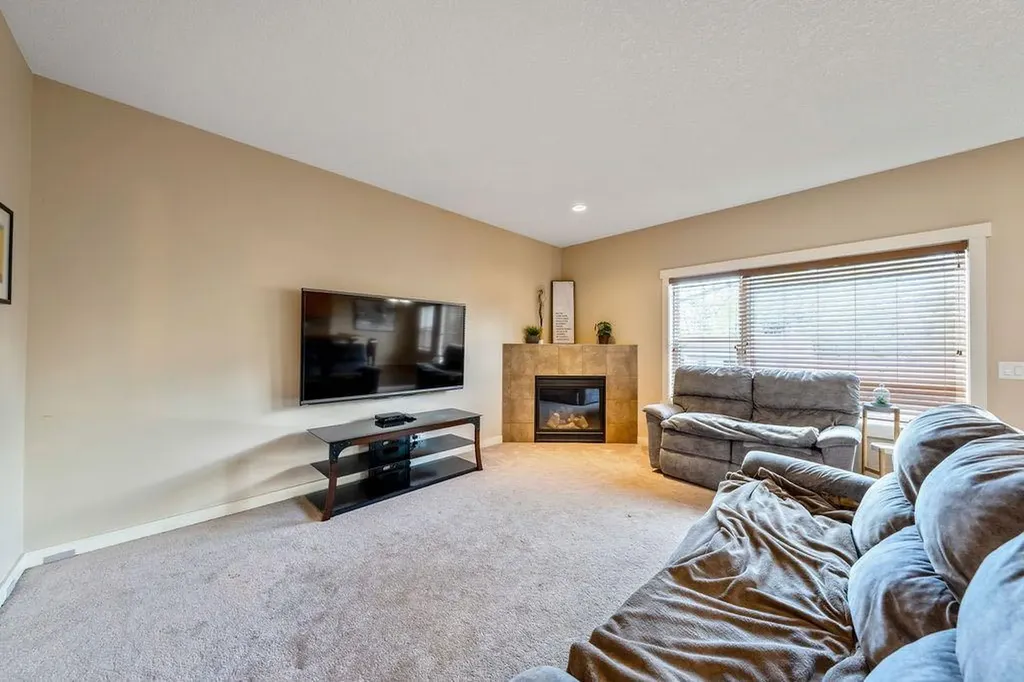 1625 Copperfield Boulevard SE Calgary AB T2Z 0L2