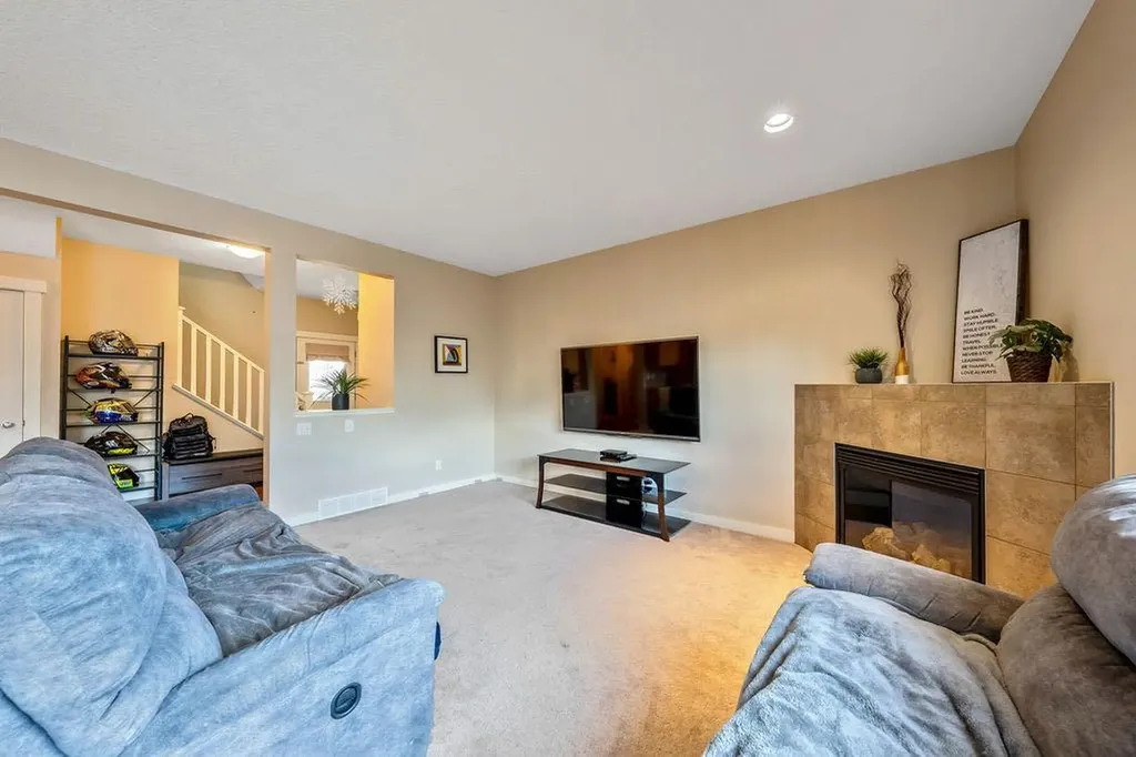 1625 Copperfield Boulevard SE Calgary AB T2Z 0L2