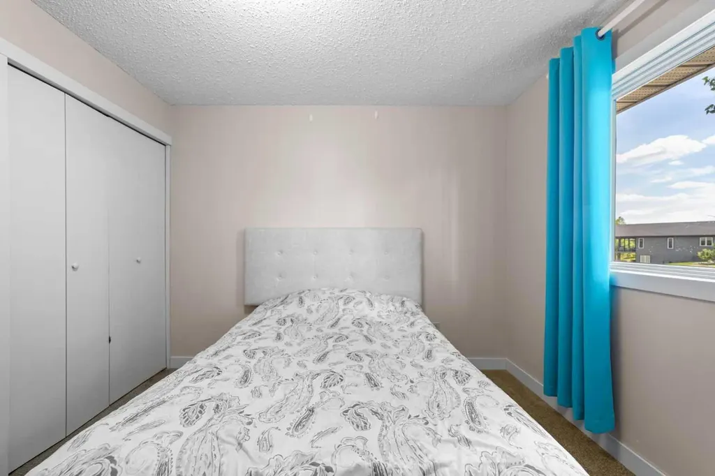 5407 48 Avenue Killam AB T0B 2L0