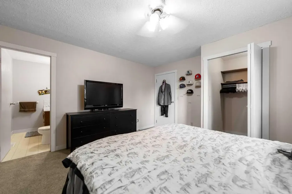 5407 48 Avenue Killam AB T0B 2L0