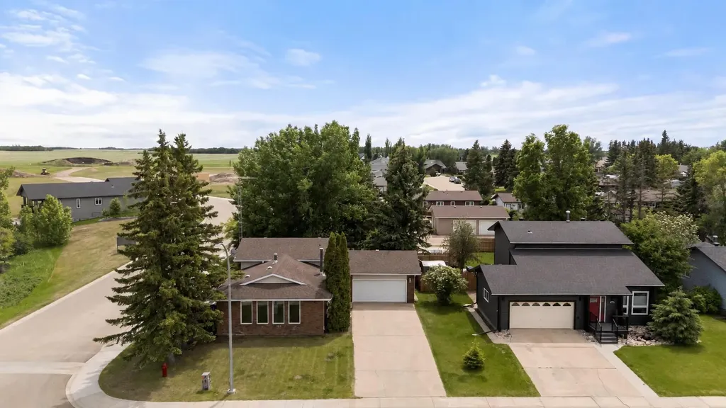 5407 48 Avenue Killam AB T0B 2L0