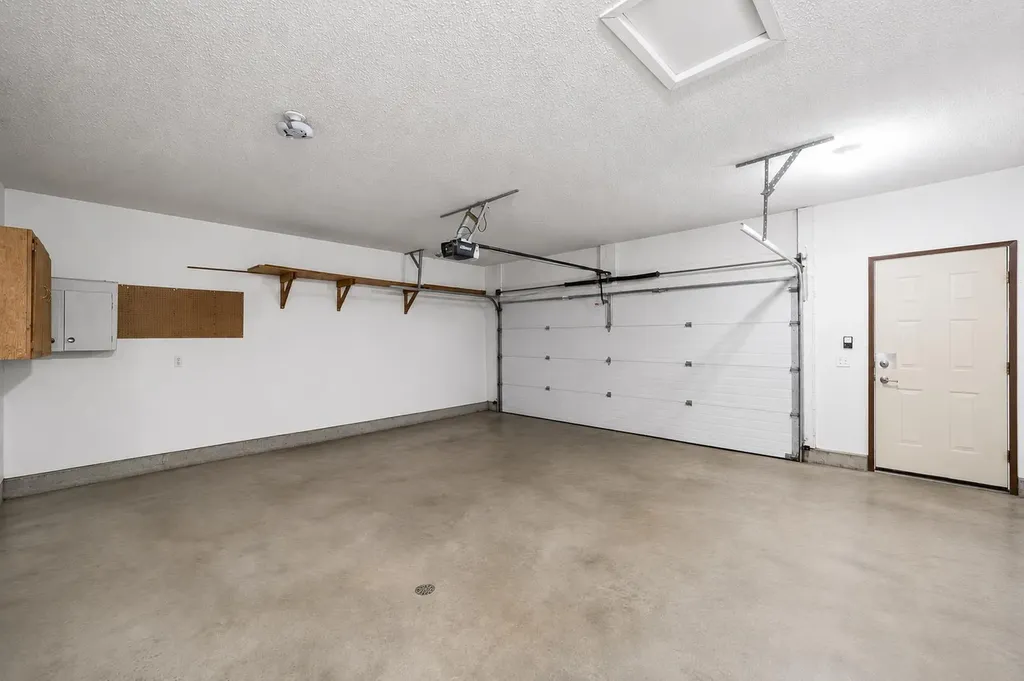 5407 48 Avenue Killam AB T0B 2L0