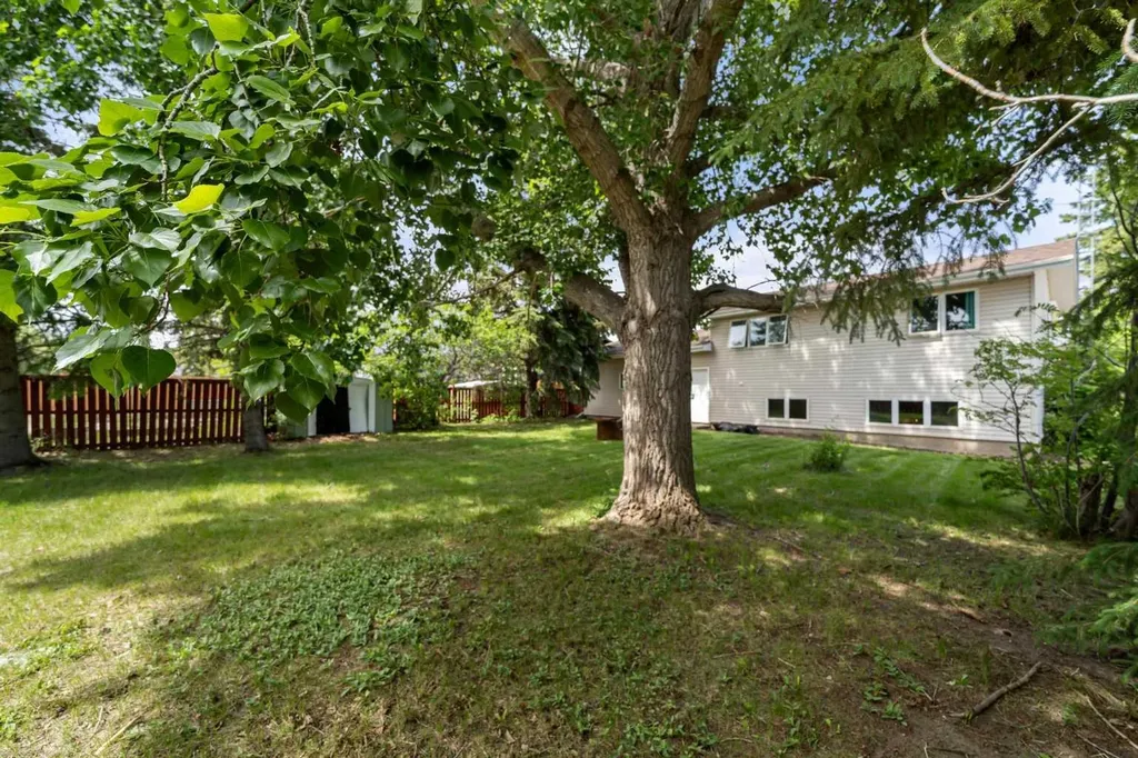 5407 48 Avenue Killam AB T0B 2L0