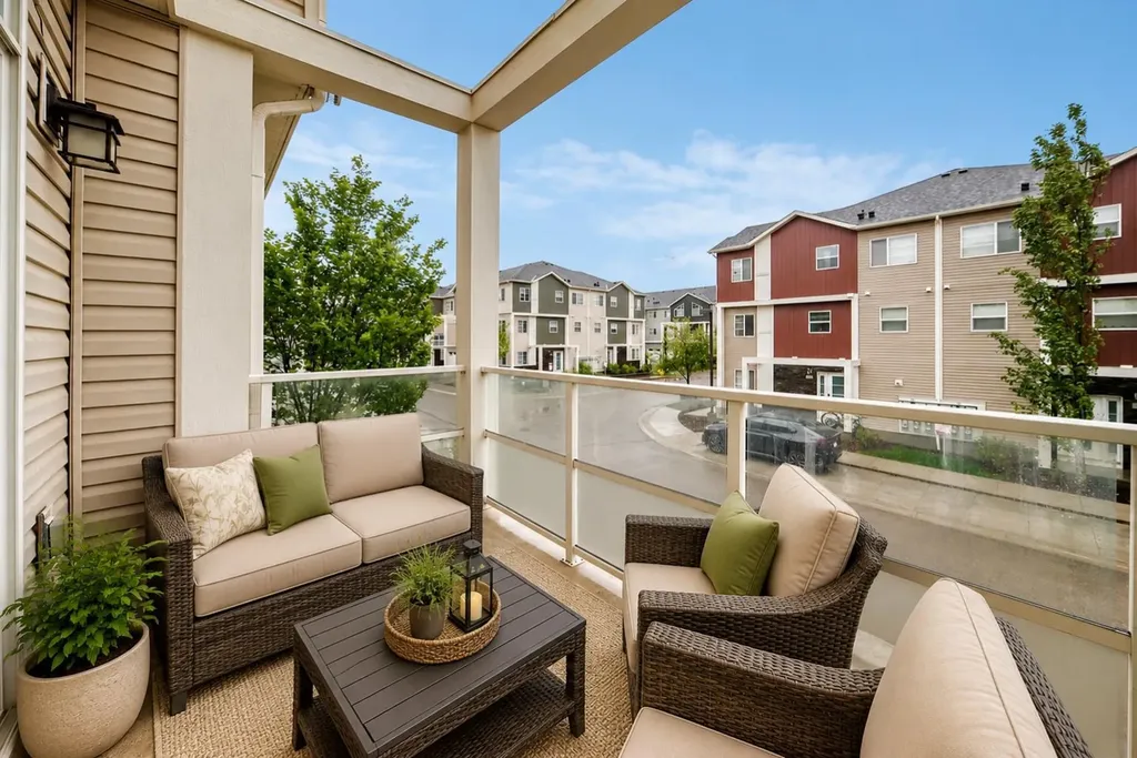 608 Redstone View NE Calgary AB T3N 0M9