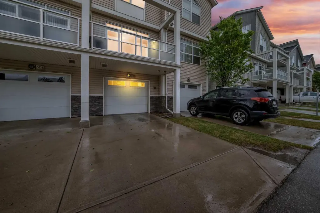608 Redstone View NE Calgary AB T3N 0M9