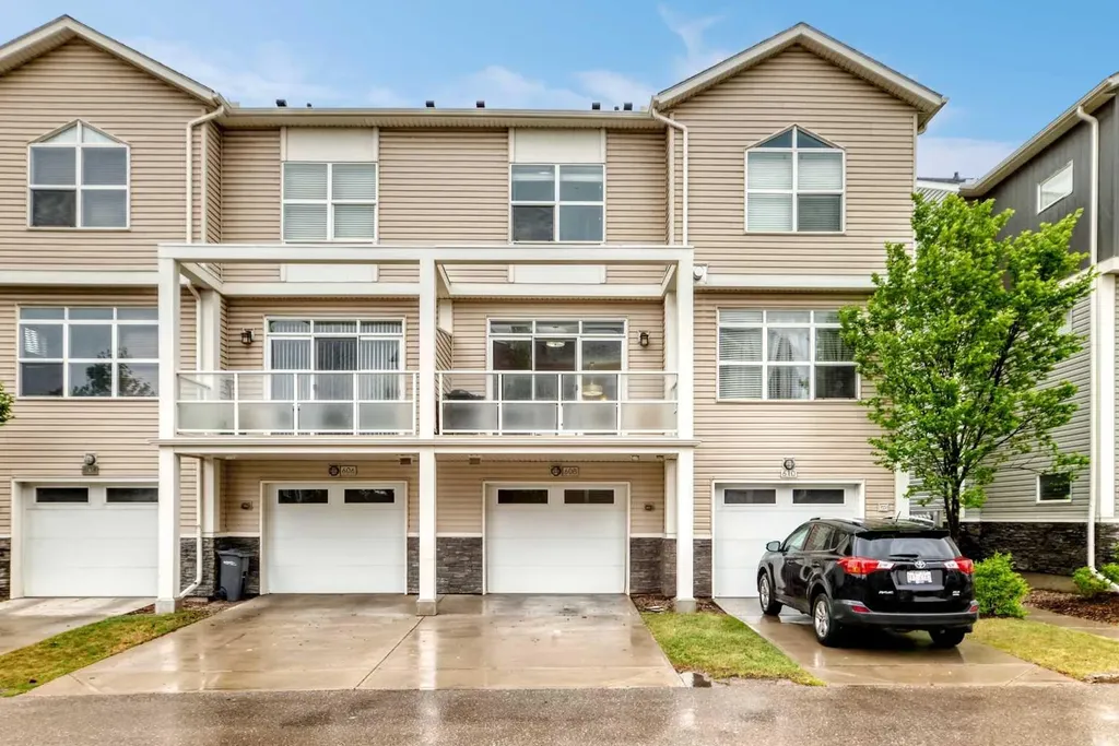 608 Redstone View NE Calgary AB T3N 0M9