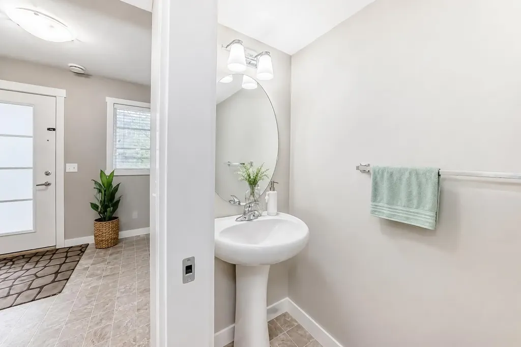 608 Redstone View NE Calgary AB T3N 0M9