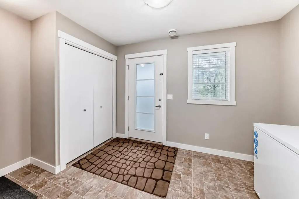 608 Redstone View NE Calgary AB T3N 0M9