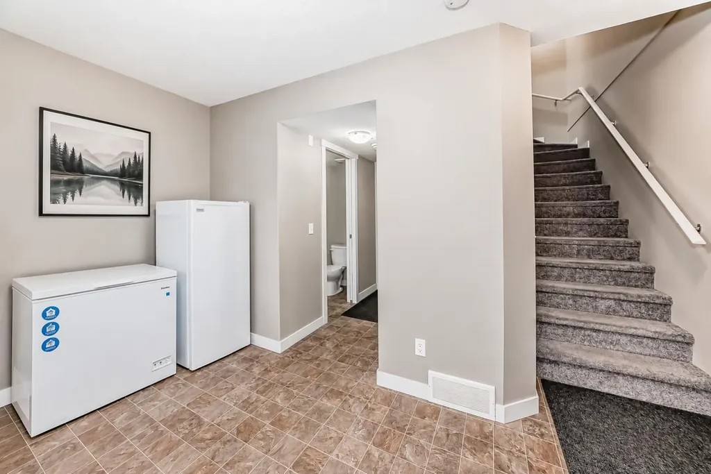 608 Redstone View NE Calgary AB T3N 0M9