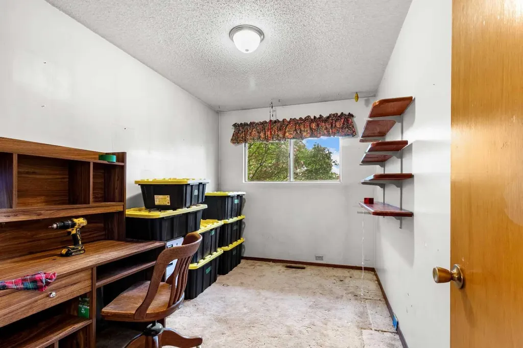 39 Ogden Ave. Avenue Red Deer AB T4N 5B2