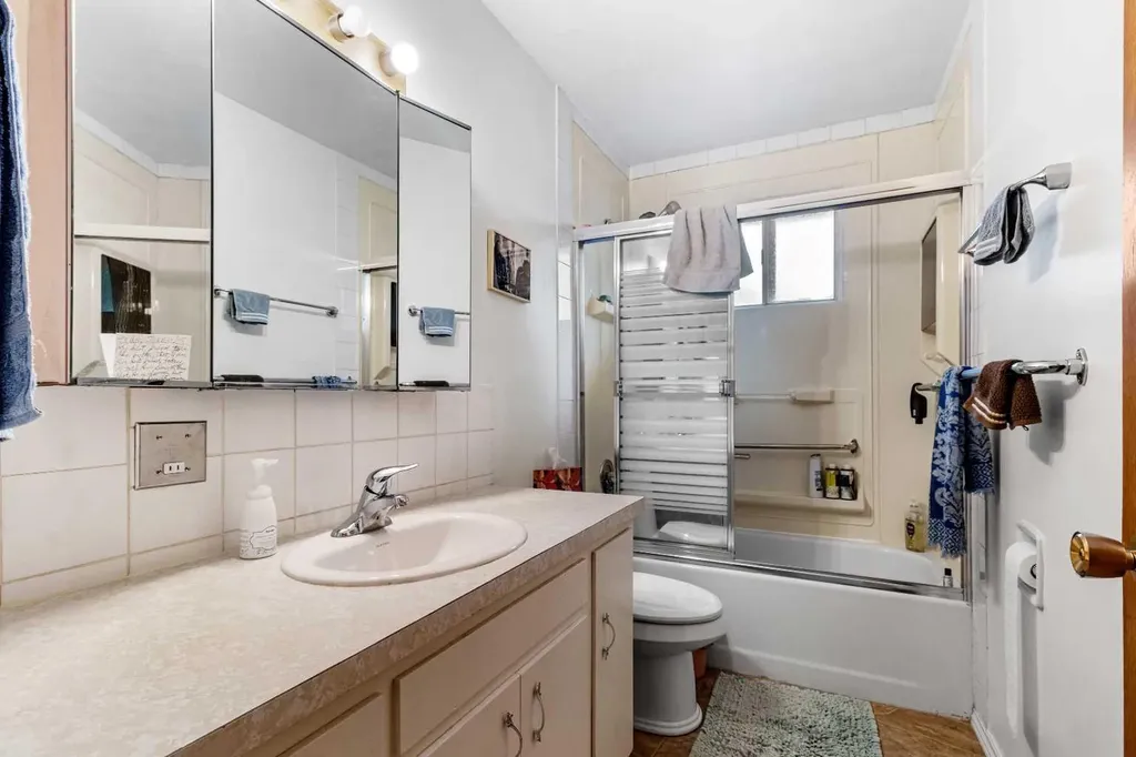 39 Ogden Ave. Avenue Red Deer AB T4N 5B2