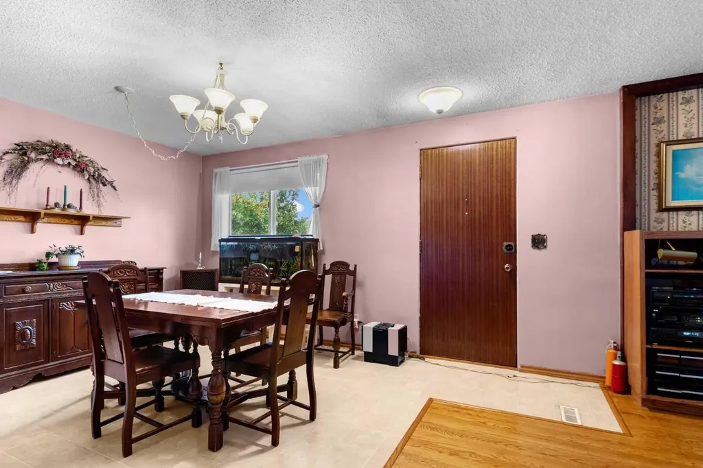 39 Ogden Ave. Avenue Red Deer AB T4N 5B2