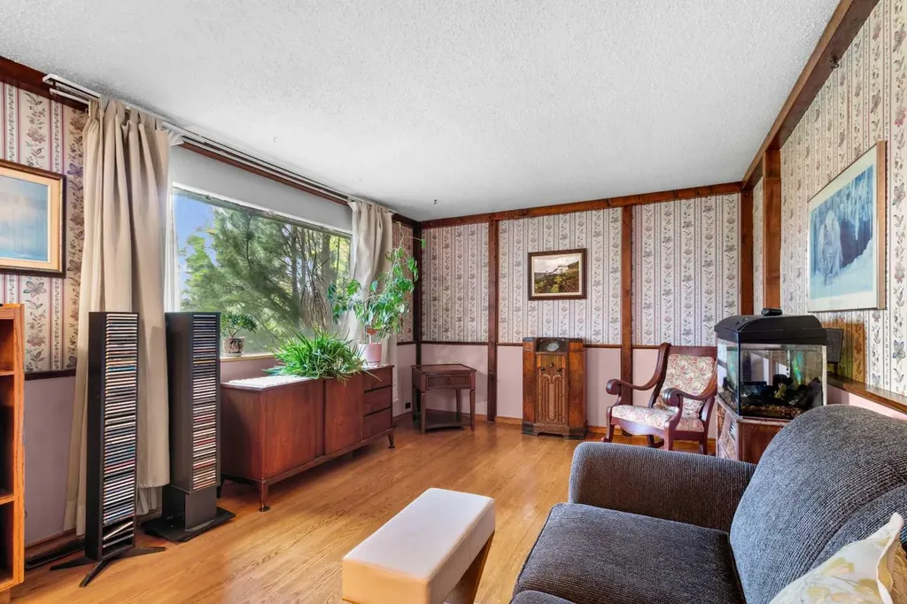39 Ogden Ave. Avenue Red Deer AB T4N 5B2
