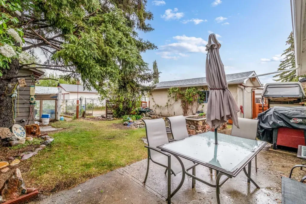 39 Ogden Ave. Avenue Red Deer AB T4N 5B2