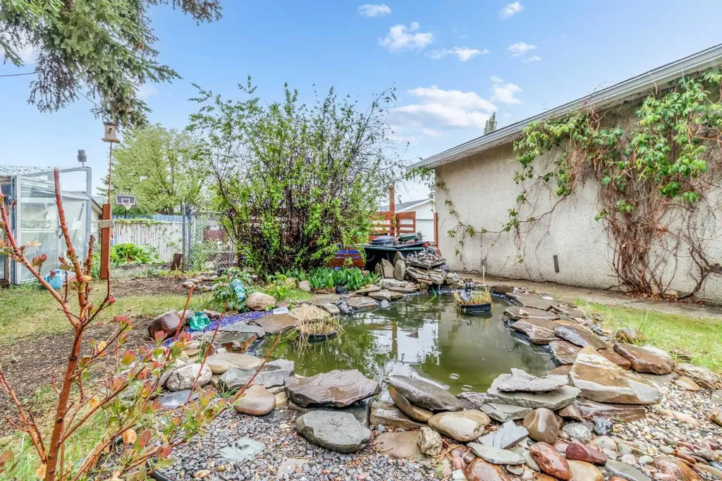 39 Ogden Ave. Avenue Red Deer AB T4N 5B2