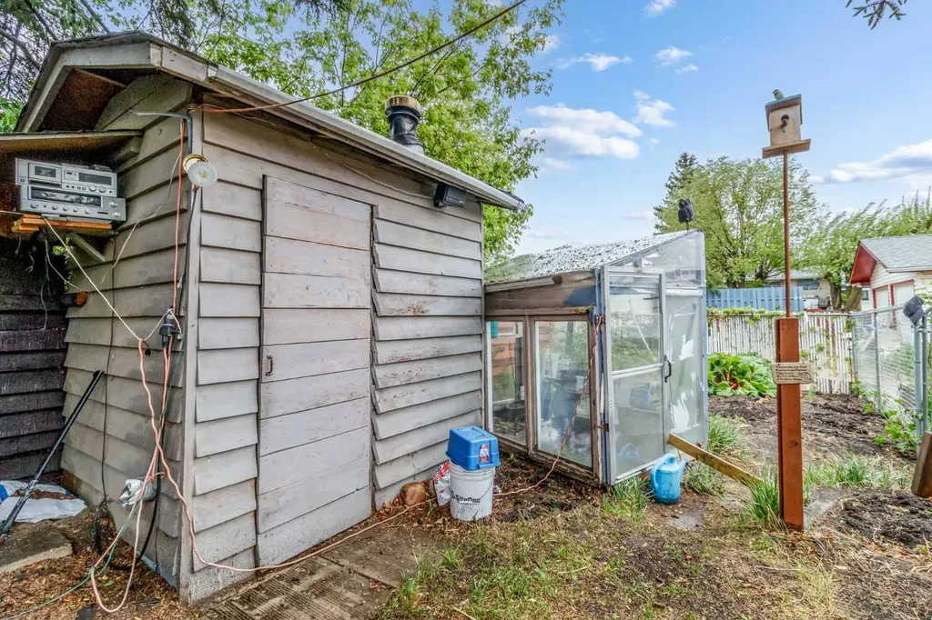 39 Ogden Ave. Avenue Red Deer AB T4N 5B2