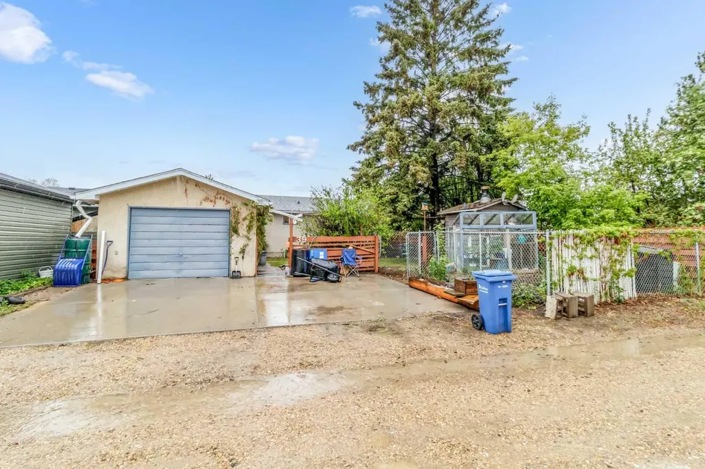39 Ogden Ave. Avenue Red Deer AB T4N 5B2