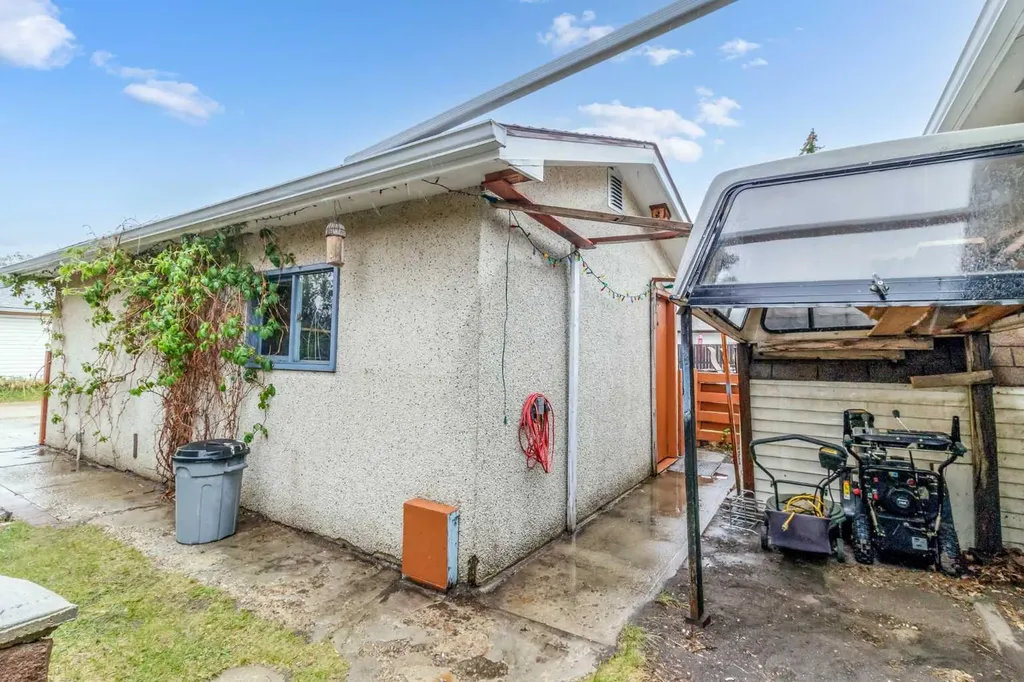 39 Ogden Ave. Avenue Red Deer AB T4N 5B2