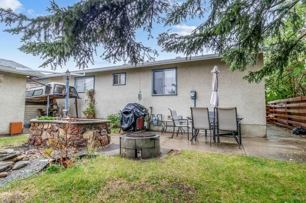 39 Ogden Ave. Avenue Red Deer AB T4N 5B2