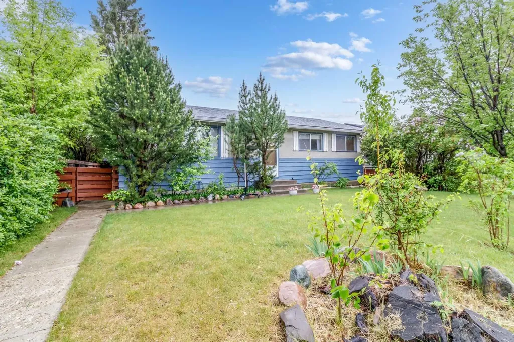 39 Ogden Ave. Avenue Red Deer AB T4N 5B2