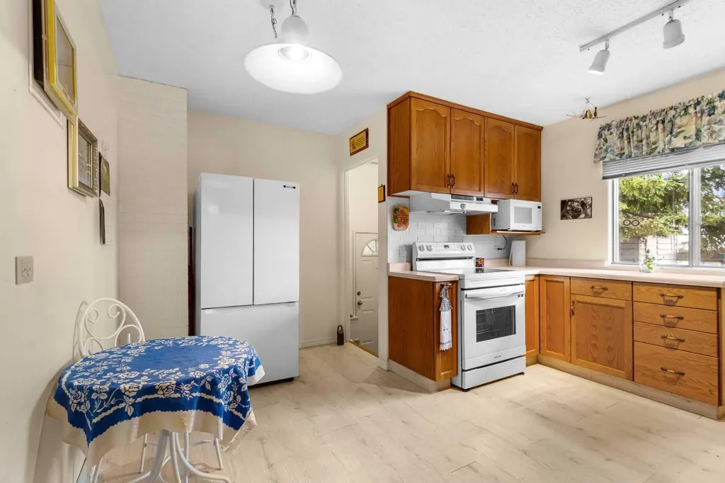 39 Ogden Ave. Avenue Red Deer AB T4N 5B2