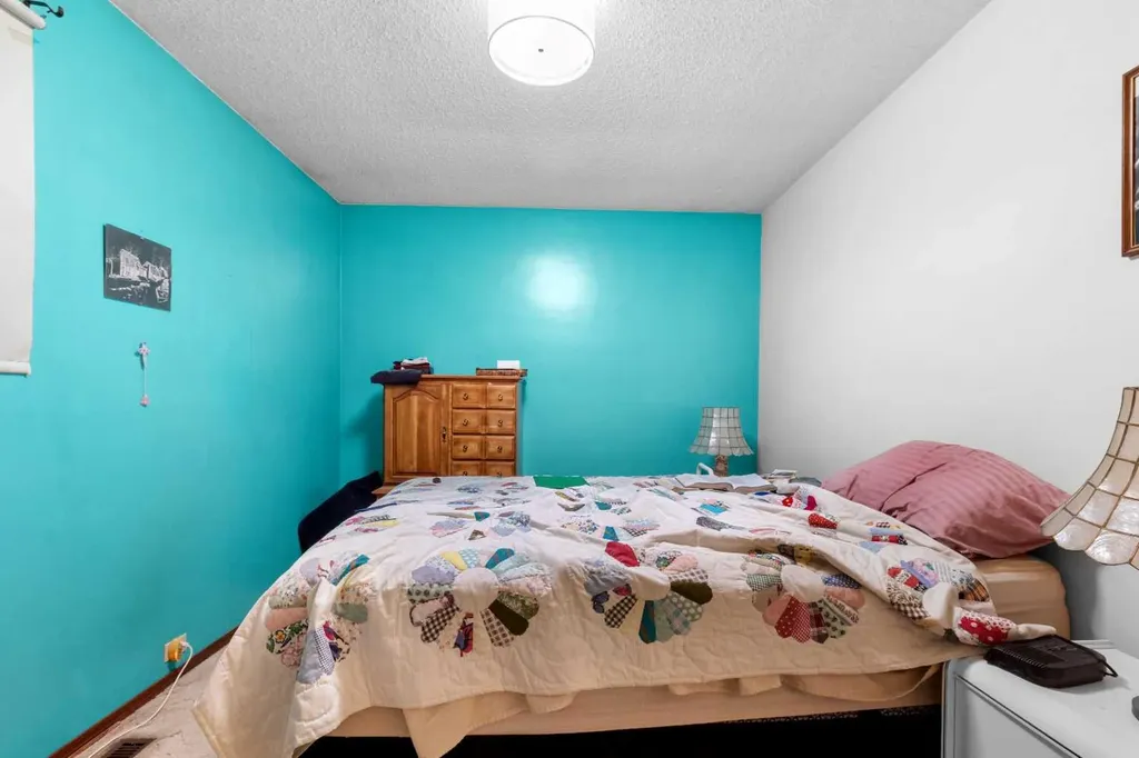 39 Ogden Ave. Avenue Red Deer AB T4N 5B2