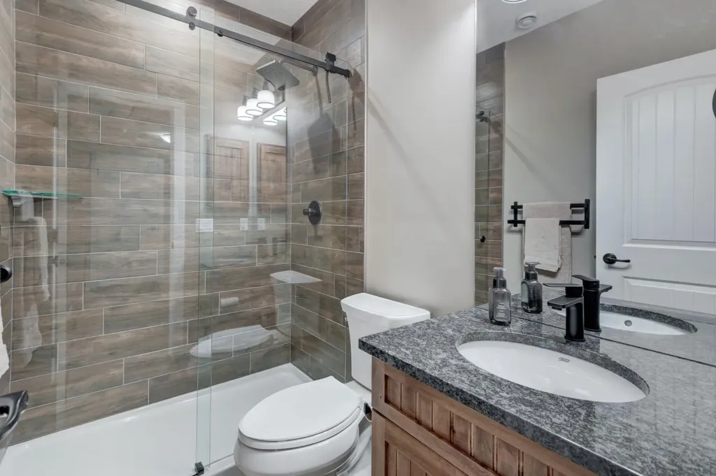 300 Aspenmere Way Chestermere AB T1X0Y2