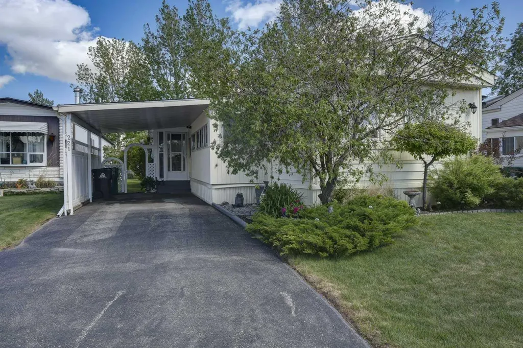 99 Arbour Lake Road NW Calgary AB T3G 4E4