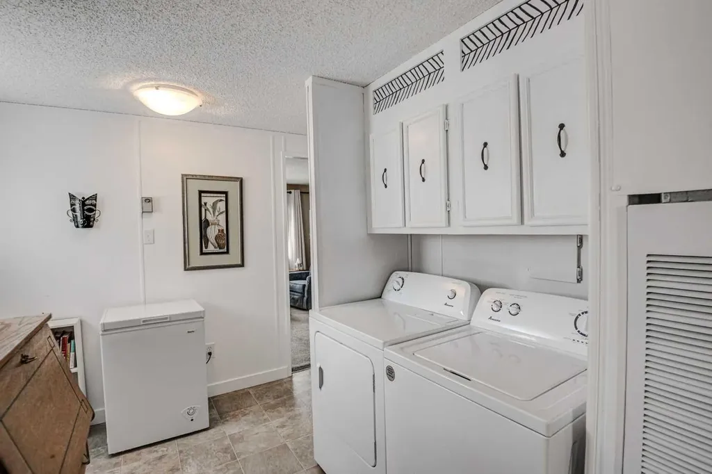 99 Arbour Lake Road NW Calgary AB T3G 4E4