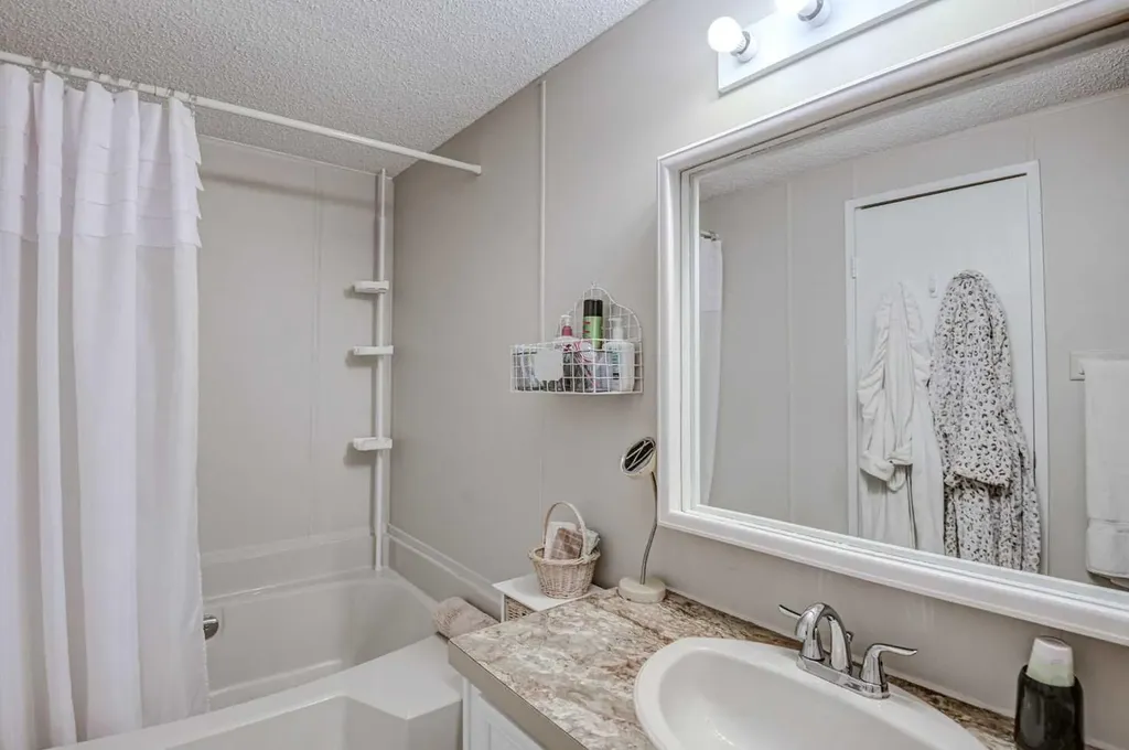 99 Arbour Lake Road NW Calgary AB T3G 4E4