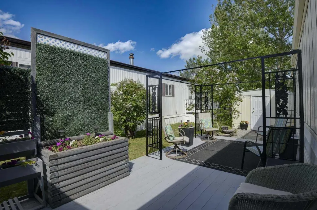 99 Arbour Lake Road NW Calgary AB T3G 4E4