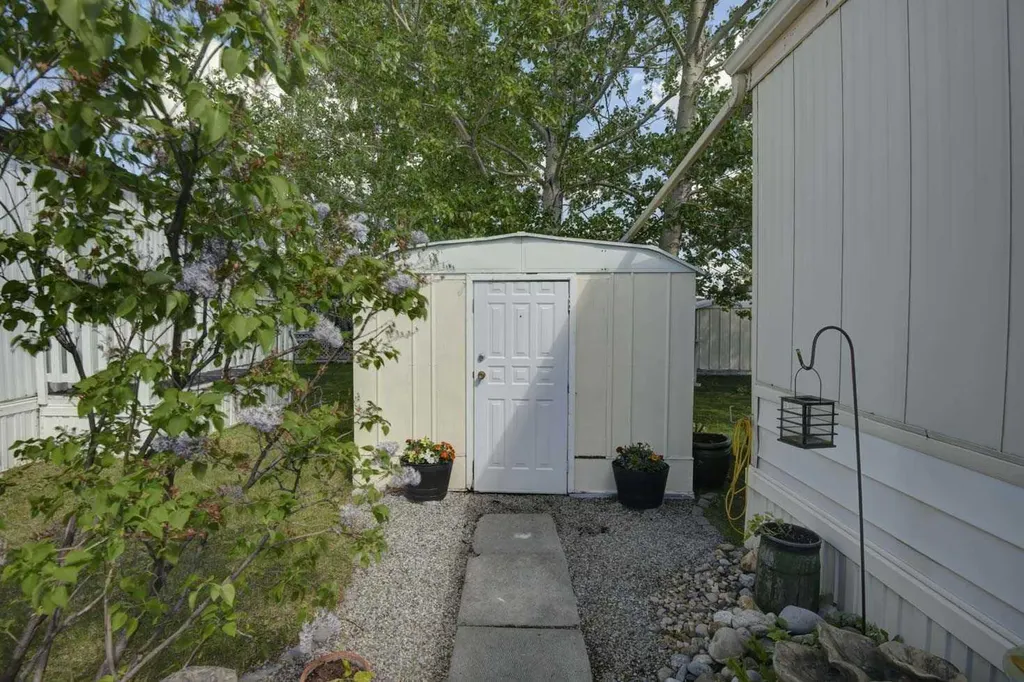 99 Arbour Lake Road NW Calgary AB T3G 4E4