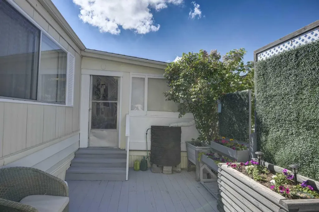 99 Arbour Lake Road NW Calgary AB T3G 4E4