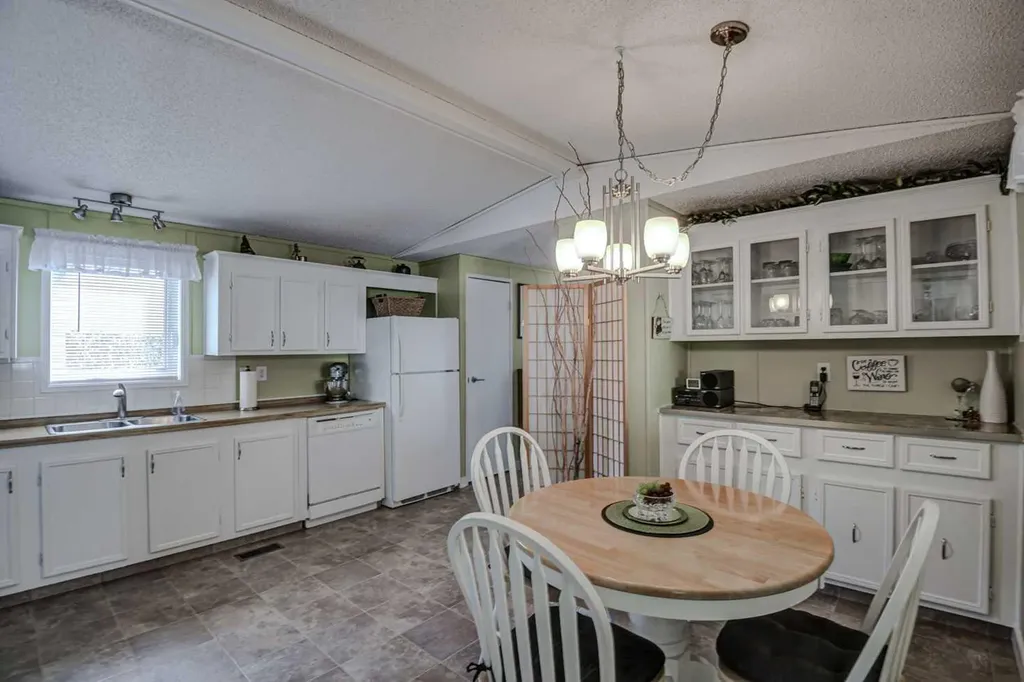 99 Arbour Lake Road NW Calgary AB T3G 4E4