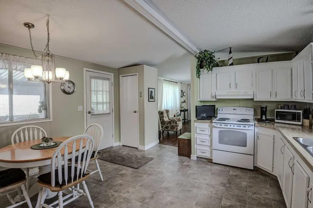 99 Arbour Lake Road NW Calgary AB T3G 4E4