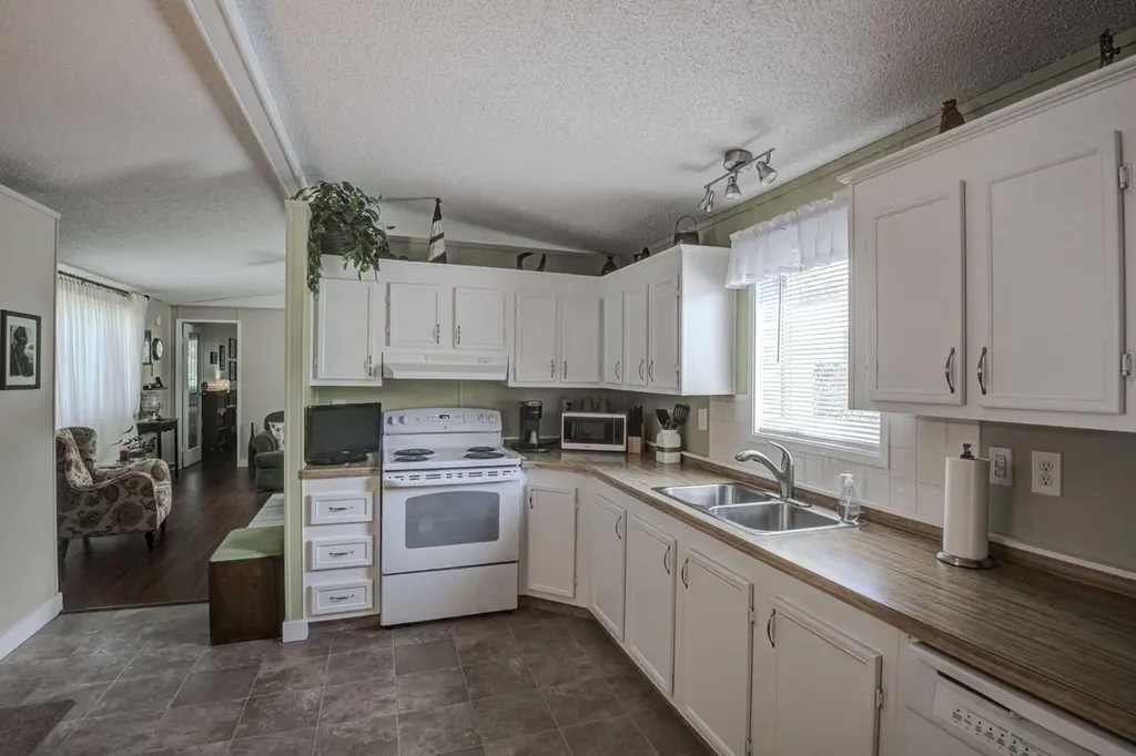 99 Arbour Lake Road NW Calgary AB T3G 4E4