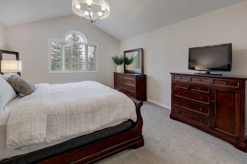 174 Mt Robson Close SE Calgary AB T2Z 2E2