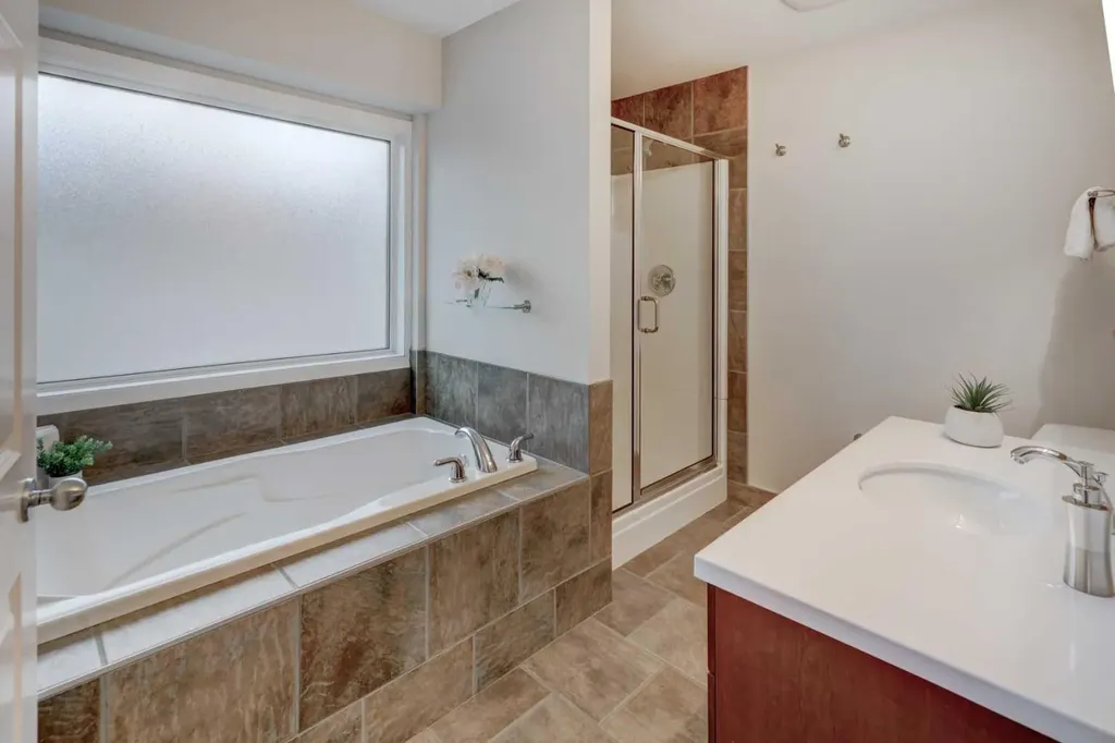 174 Mt Robson Close SE Calgary AB T2Z 2E2