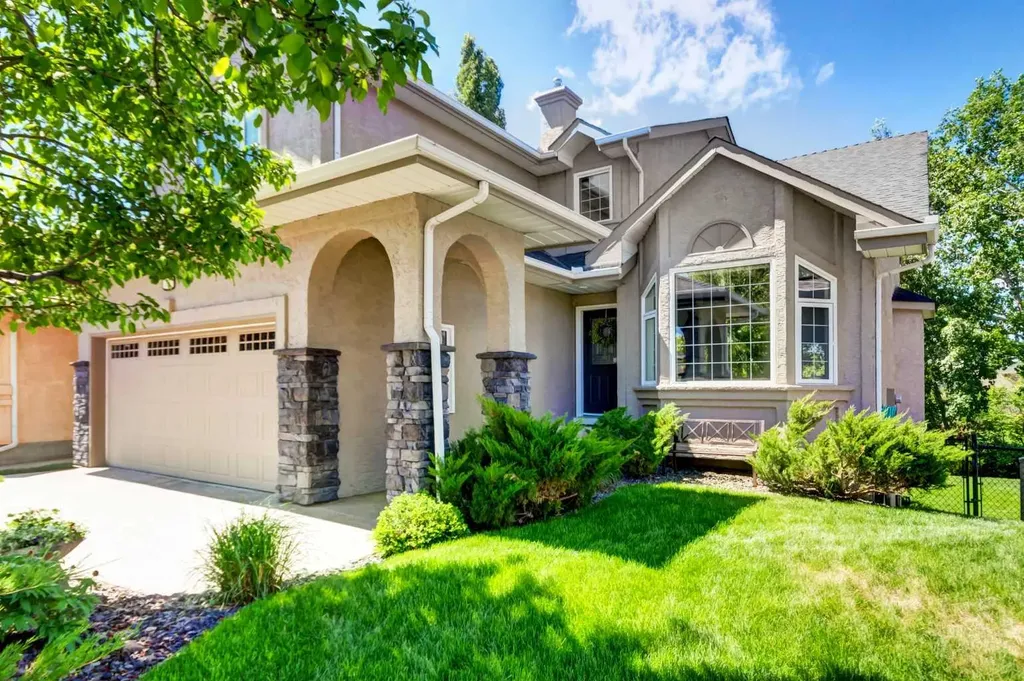174 Mt Robson Close SE Calgary AB T2Z 2E2