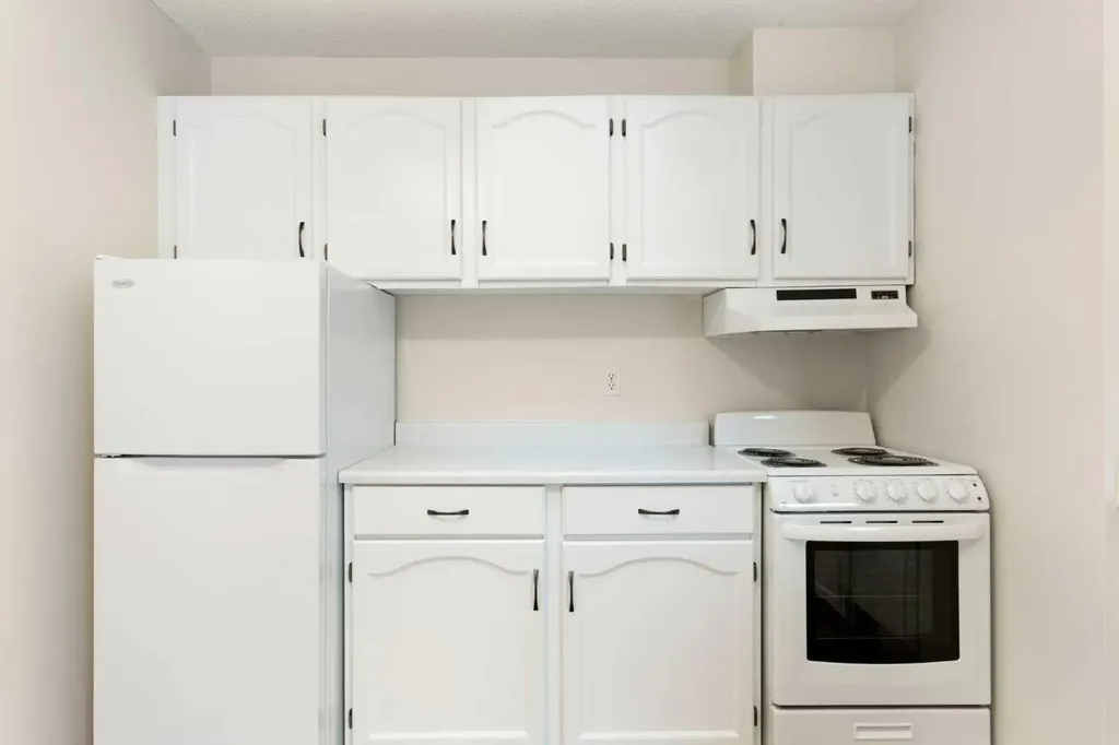 8544 48 Avenue NW Calgary AB T3B 2A6