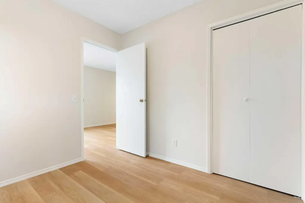 8544 48 Avenue NW Calgary AB T3B 2A6