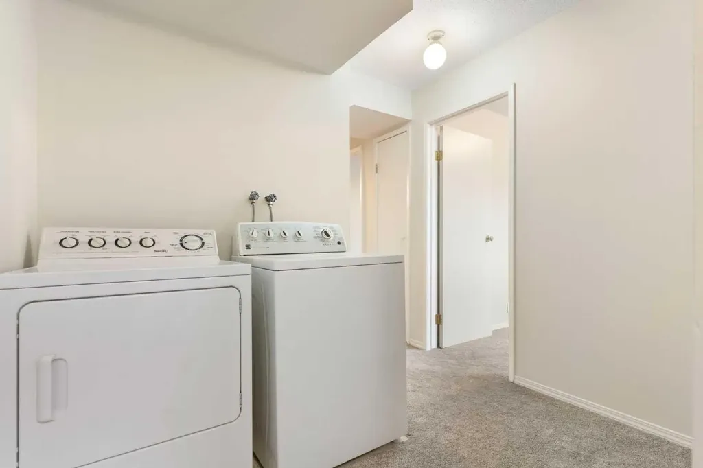 8544 48 Avenue NW Calgary AB T3B 2A6