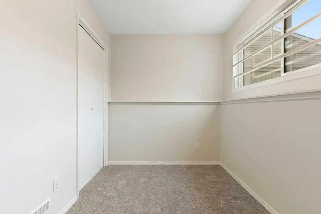 8544 48 Avenue NW Calgary AB T3B 2A6