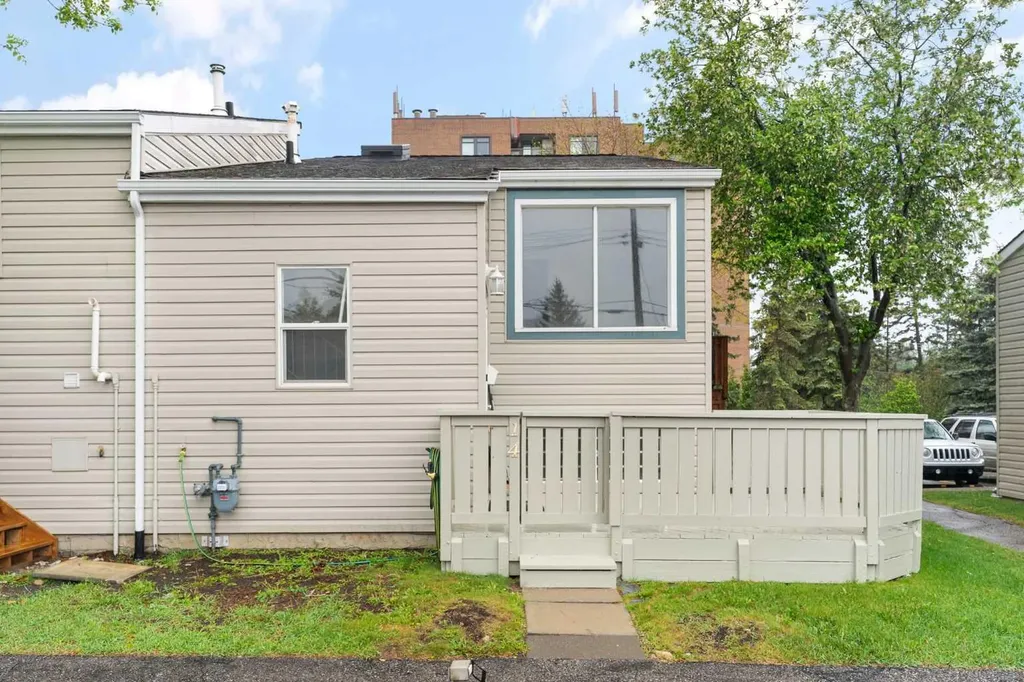 8544 48 Avenue NW Calgary AB T3B 2A6