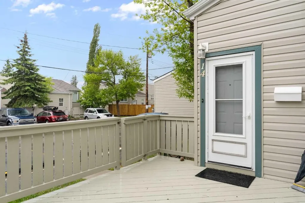 8544 48 Avenue NW Calgary AB T3B 2A6