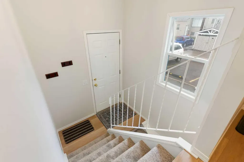 8544 48 Avenue NW Calgary AB T3B 2A6